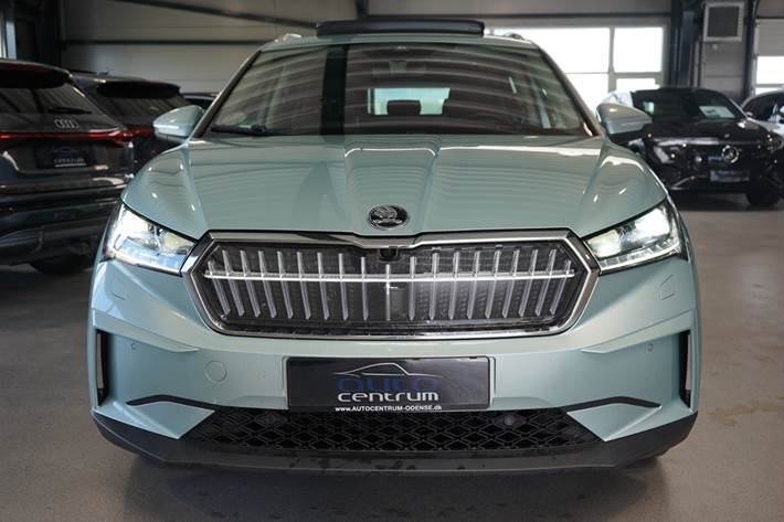 Grå Skoda Enyaq fra 2022