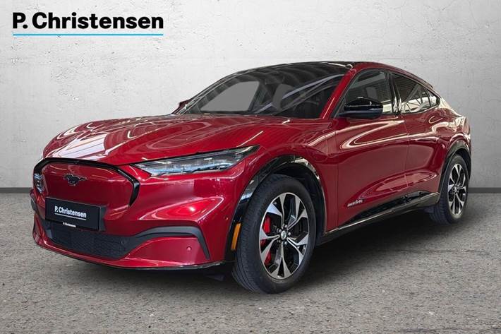 Rød Ford Mustang Mach-E fra 2022