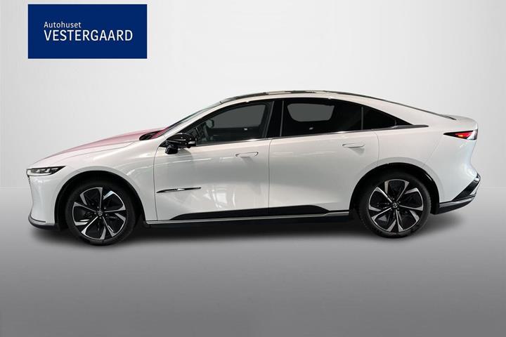 Hvid Mazda 6e fra 2025