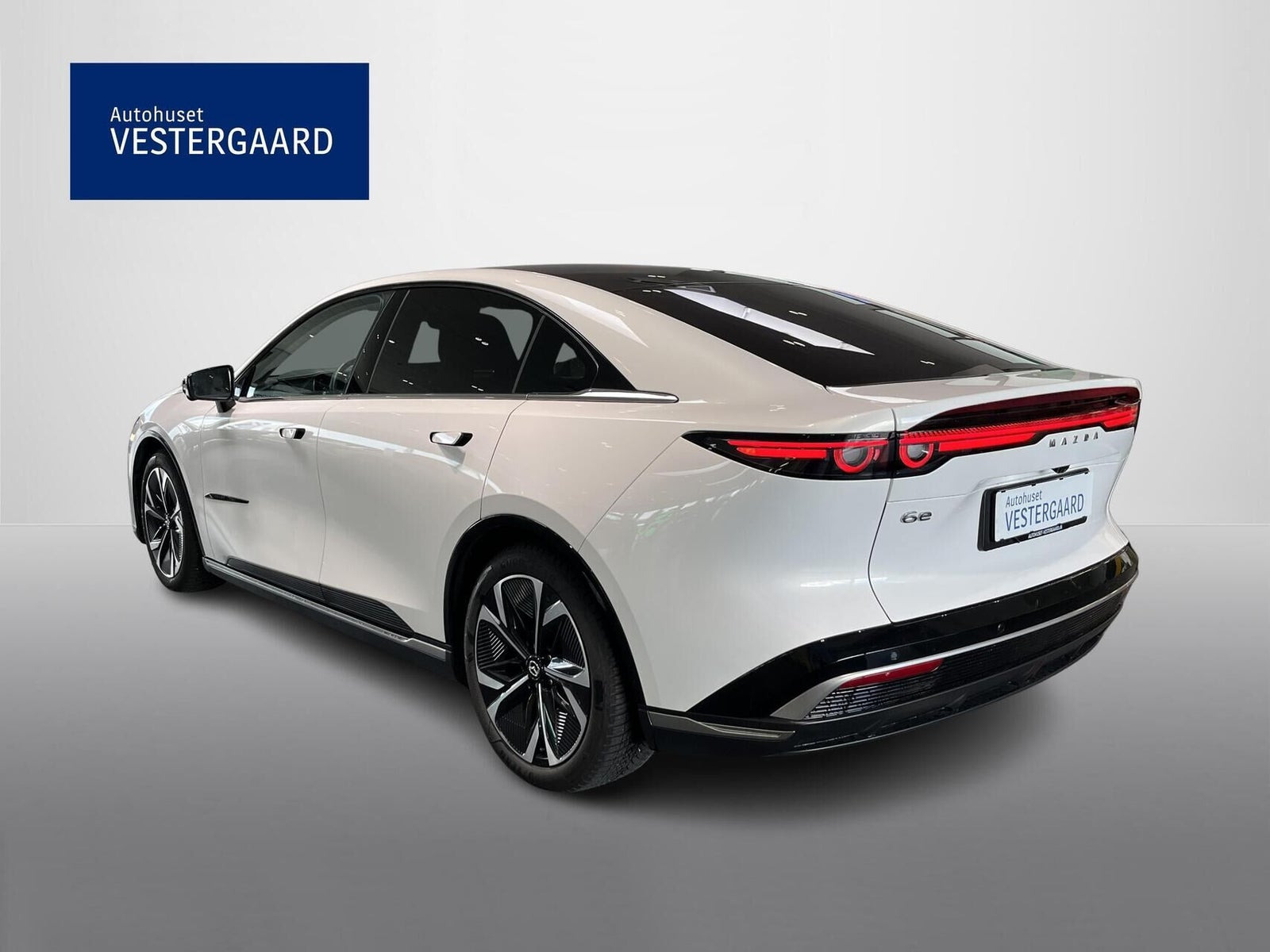 Hvid Mazda 6e fra 2025