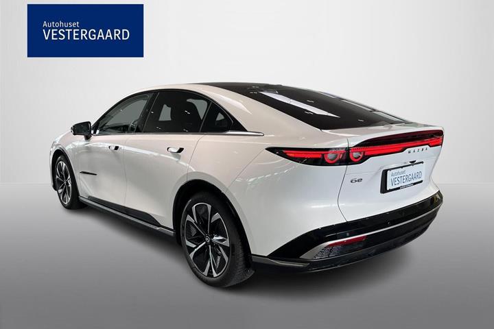Hvid Mazda 6e fra 2025
