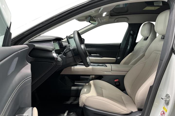 Hvid Mazda 6e fra 2025