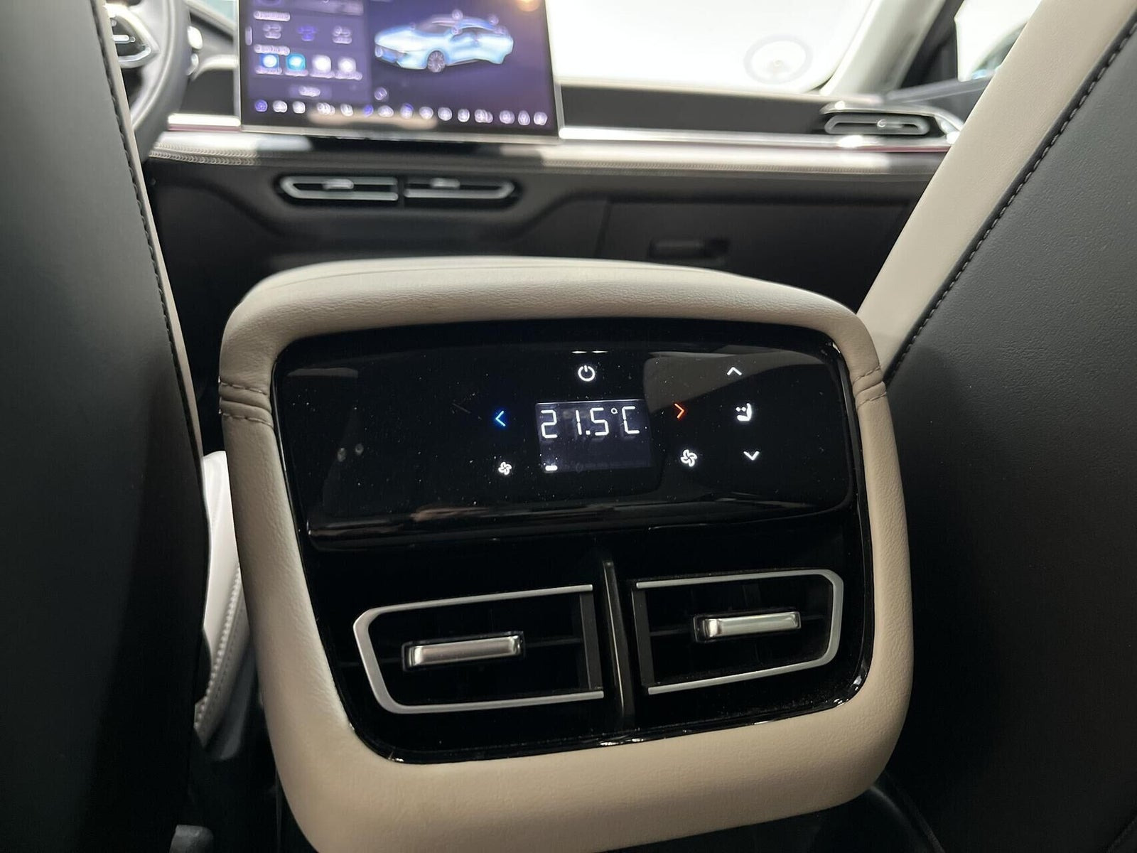 Hvid Mazda 6e fra 2025