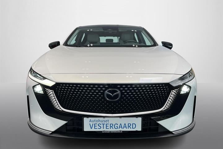 Hvid Mazda 6e fra 2025