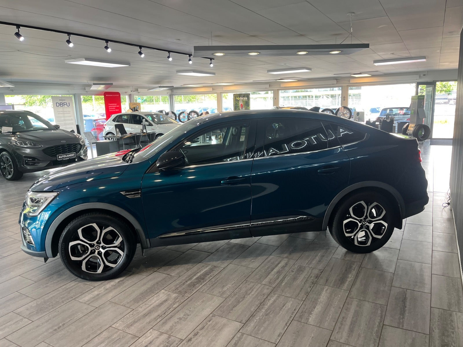 Blå Renault Arkana fra 2021