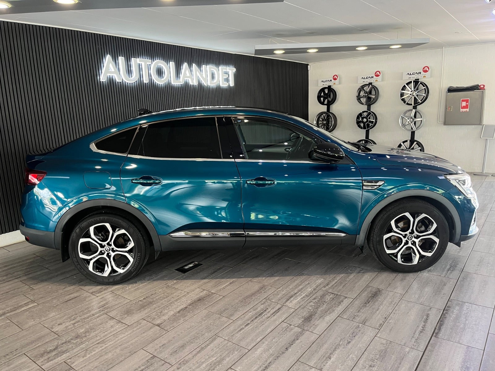 Blå Renault Arkana fra 2021