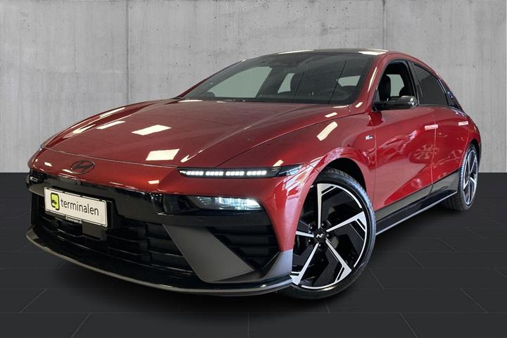 Rød Hyundai Ioniq 6 fra 2026 set udefra