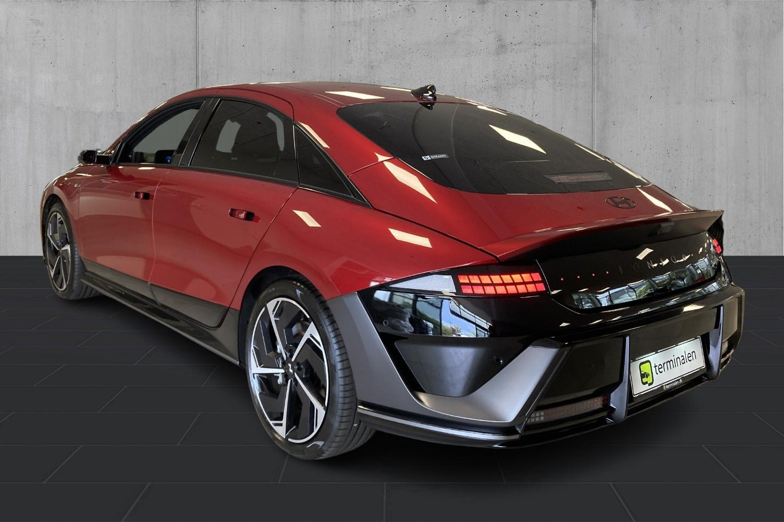 Rød Hyundai Ioniq 6 fra 2026