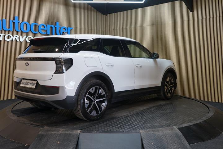 Hvid Ford Explorer fra 2025