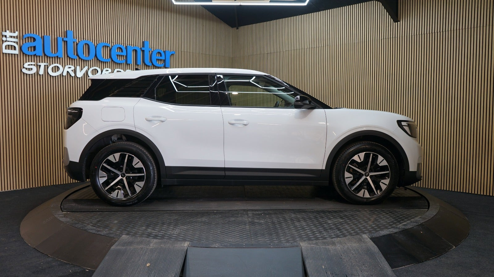 Hvid Ford Explorer fra 2025