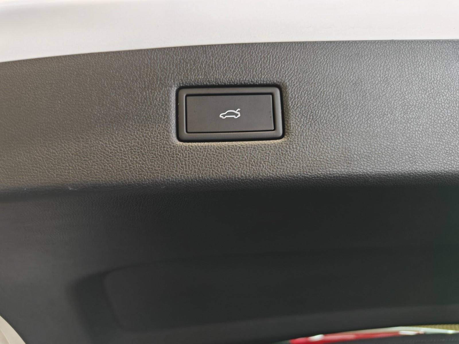 Hvid Ford Explorer fra 2025