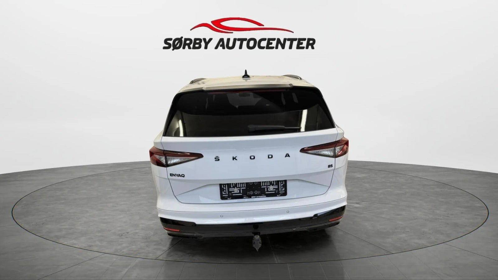 Hvid Skoda Enyaq fra 2024