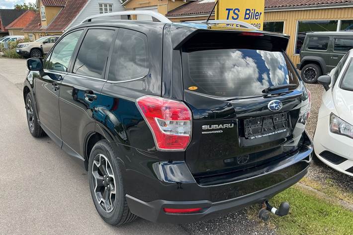 Sort Subaru Forester fra 2015