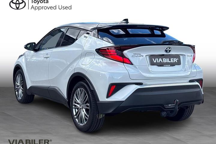 Hvid Toyota C-HR fra 2023