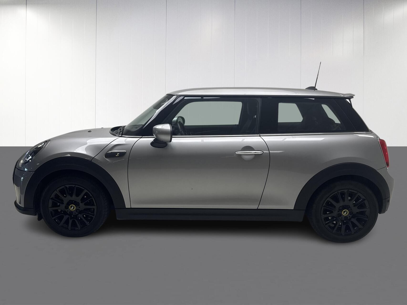 Grå Mini Cooper fra 2023