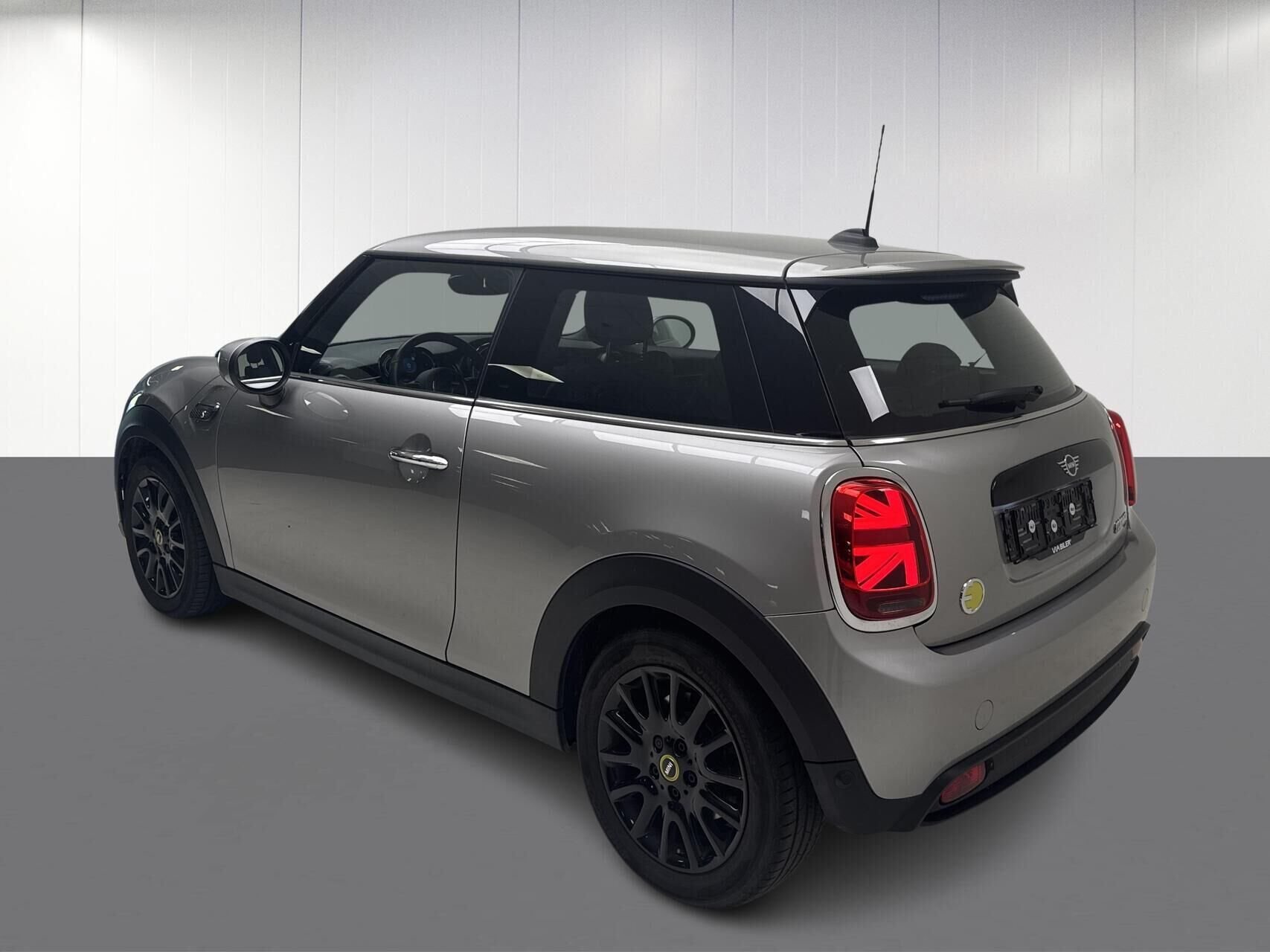 Grå Mini Cooper fra 2023