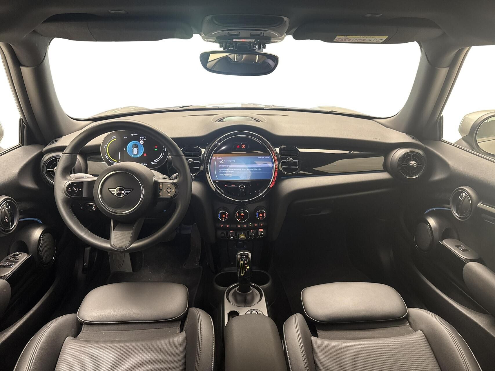 Grå Mini Cooper fra 2023