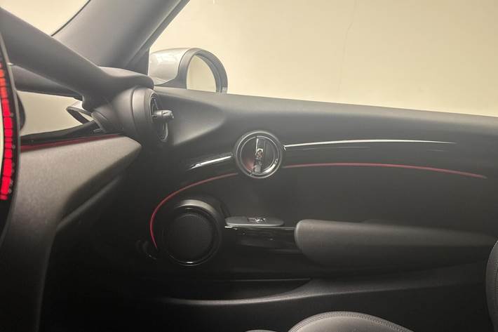 Grå Mini Cooper fra 2023