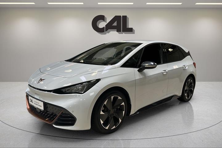 Hvid Cupra Born fra 2025 set udefra