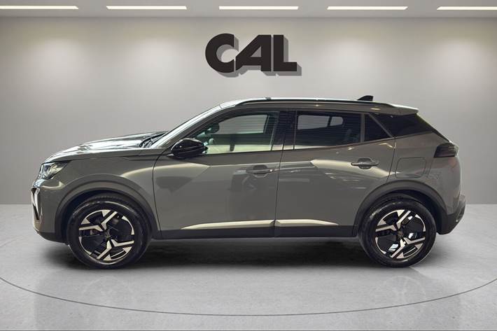Grå Peugeot 2008 fra 2023
