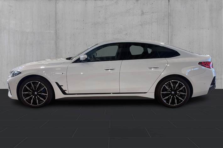 Hvid BMW i4 fra 2025