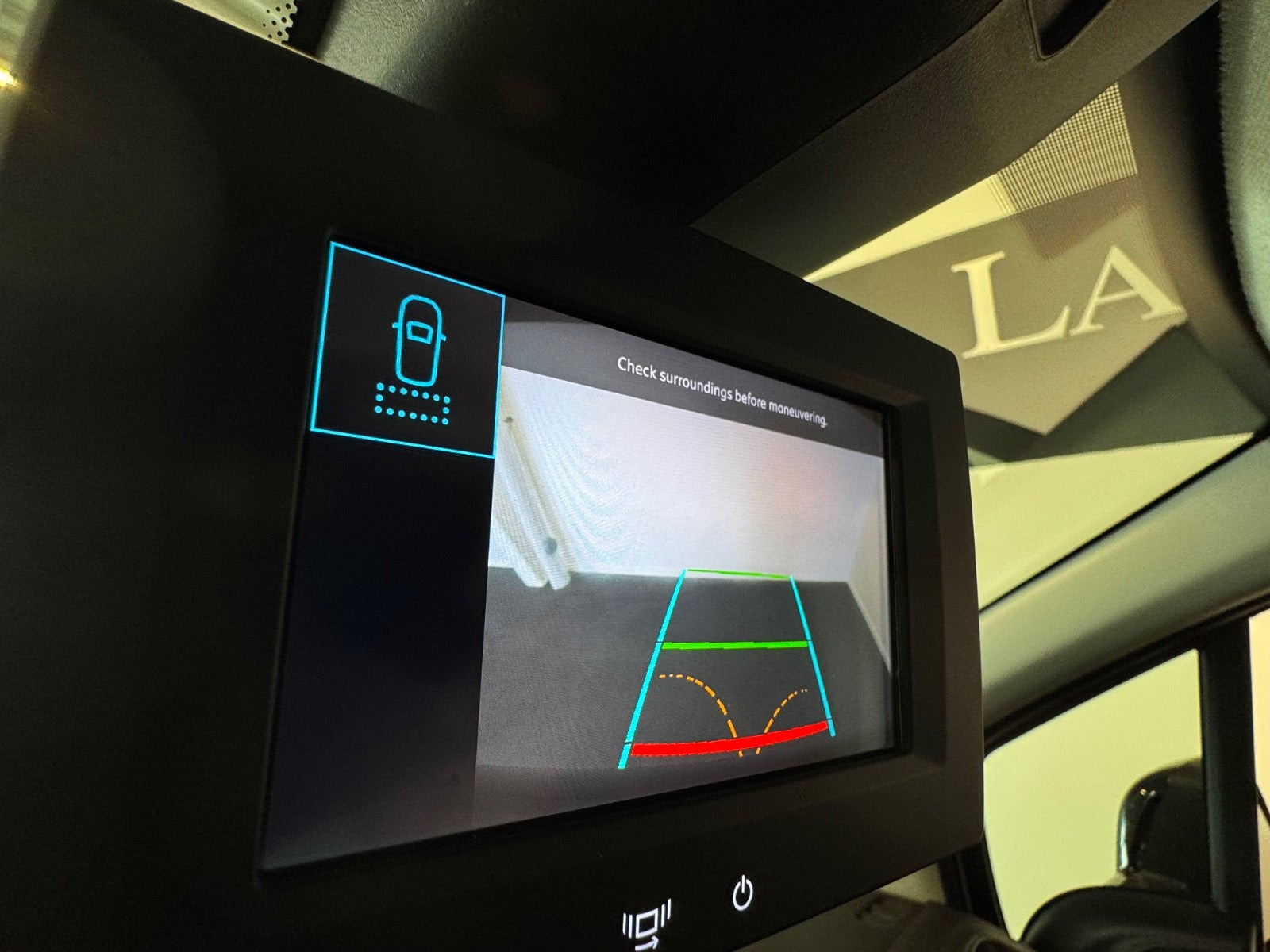 Hvid Peugeot Partner fra 2021