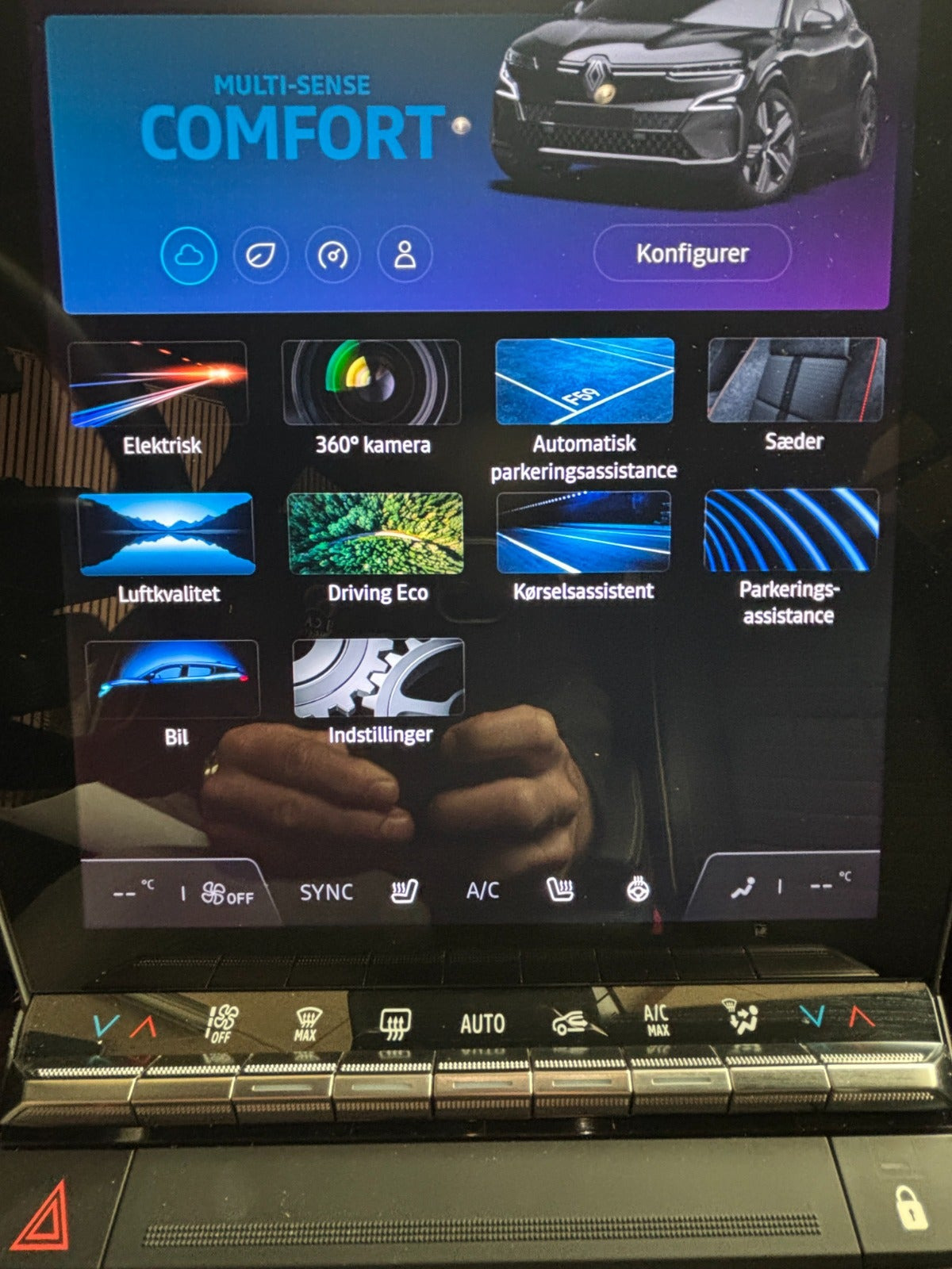 Grå Renault Megane E-Tech fra 2024