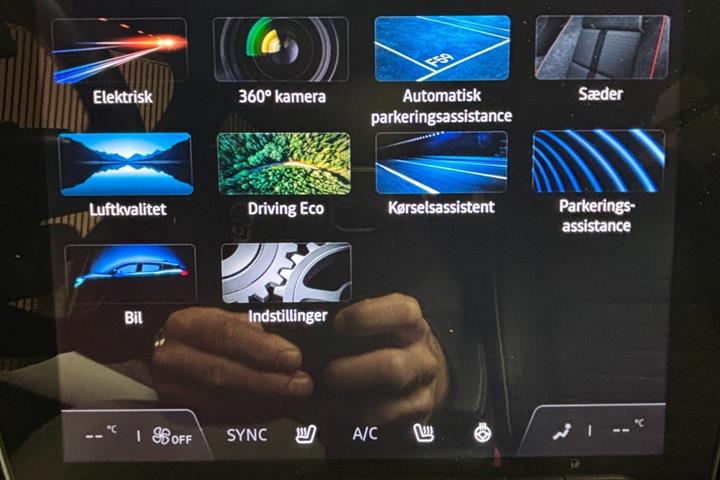 Grå Renault Megane E-Tech fra 2024