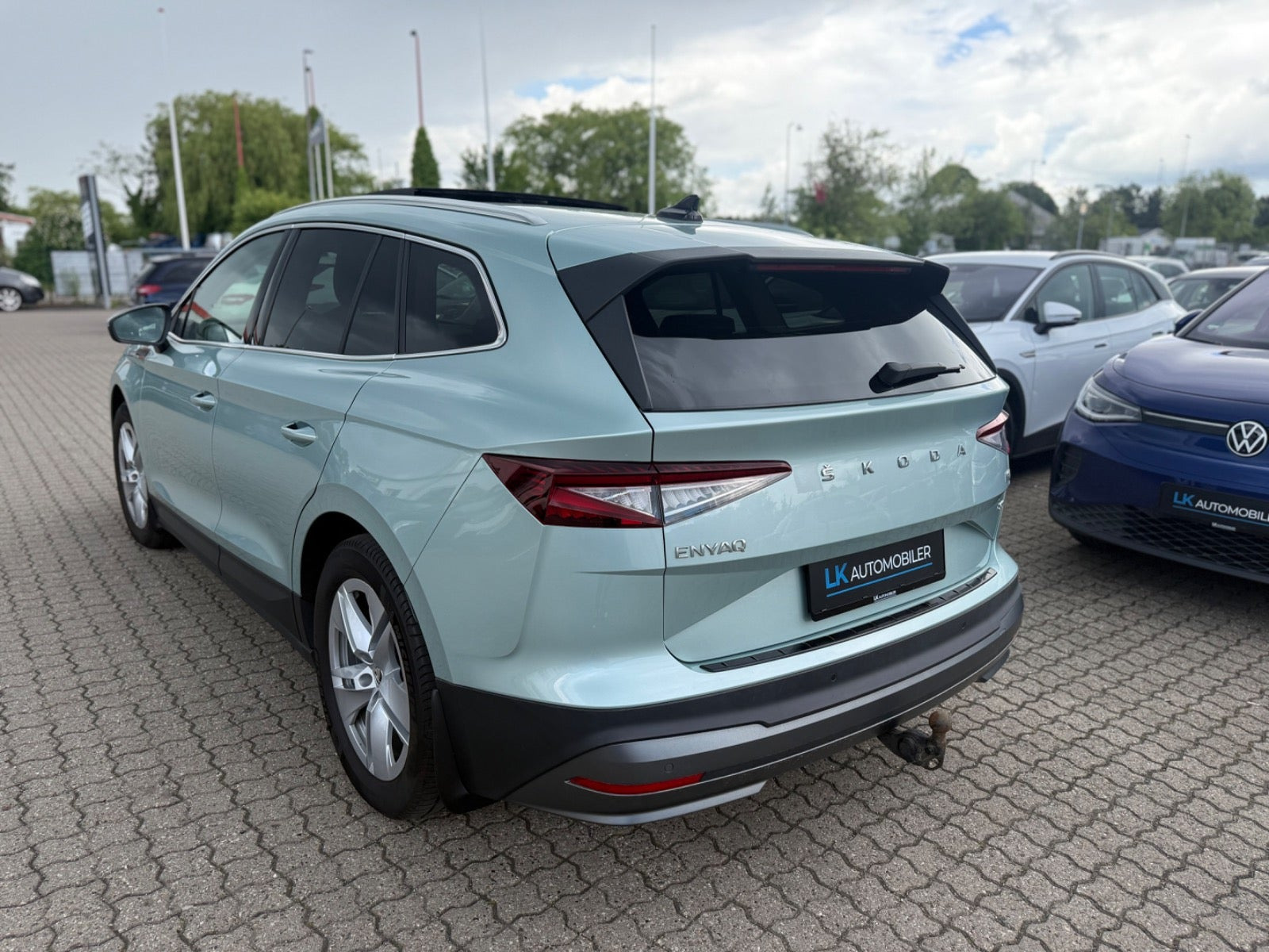Gul Skoda Enyaq fra 2021