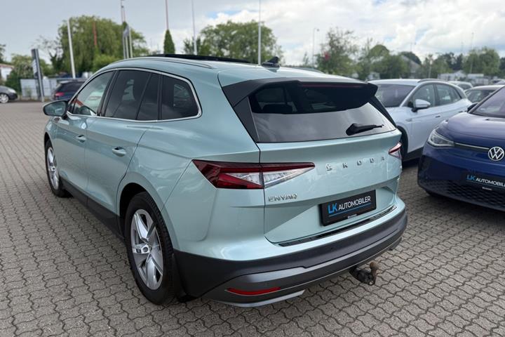 Gul Skoda Enyaq fra 2021