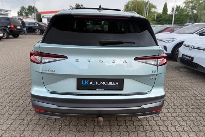 Gul Skoda Enyaq fra 2021
