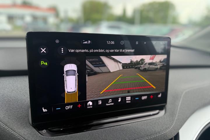 Gul Skoda Enyaq fra 2021