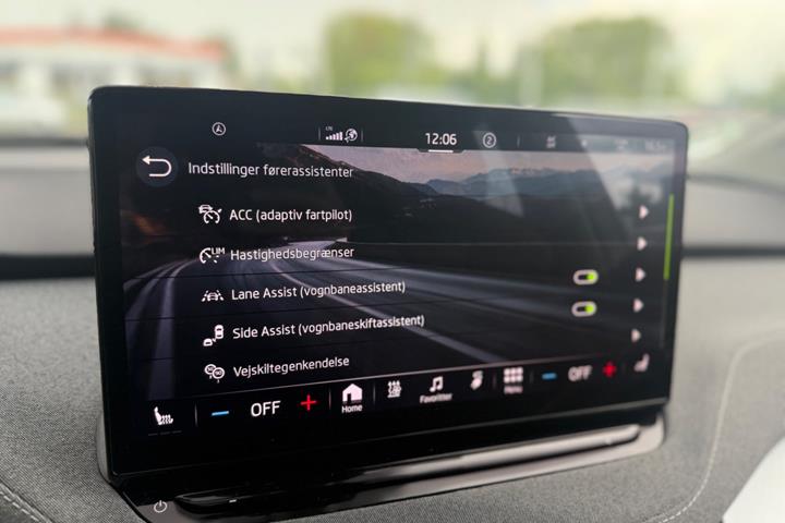 Gul Skoda Enyaq fra 2021