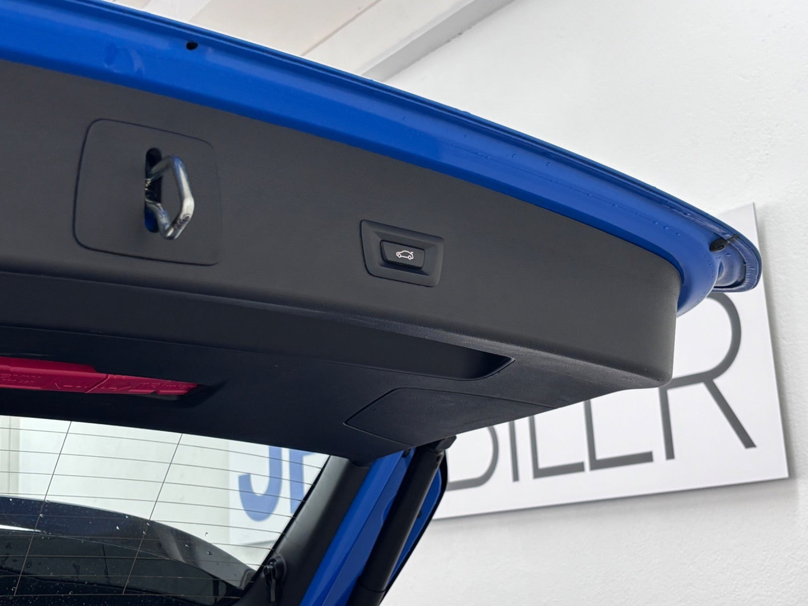 Blå BMW X1 fra 2021