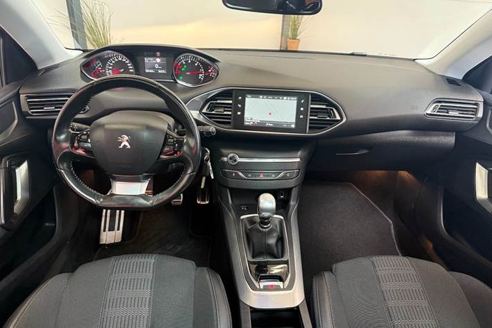 Sort Peugeot 308 fra 2018