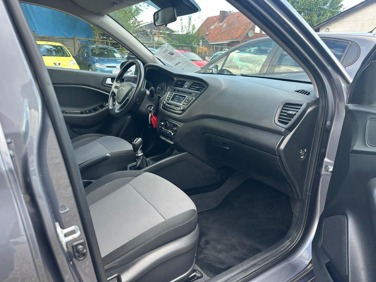 Grå Hyundai i20 fra 2018