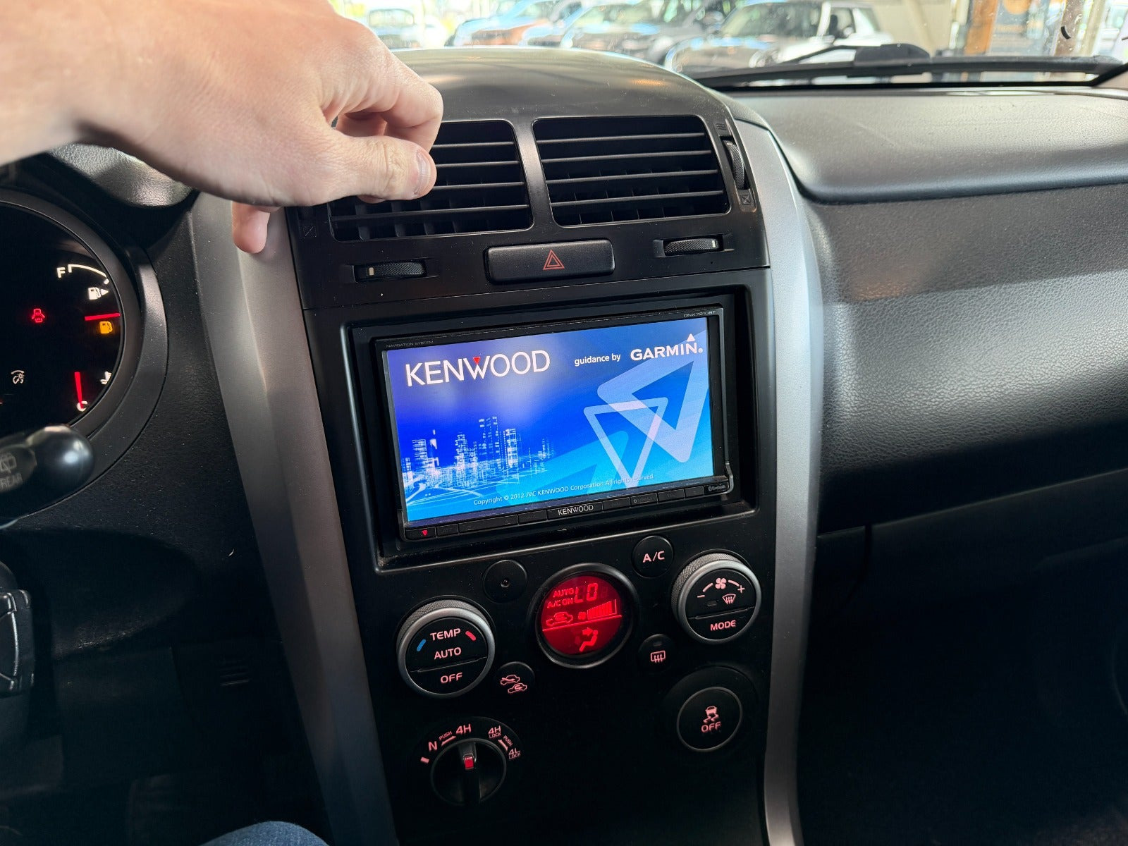 Grå Suzuki Grand Vitara fra 2012