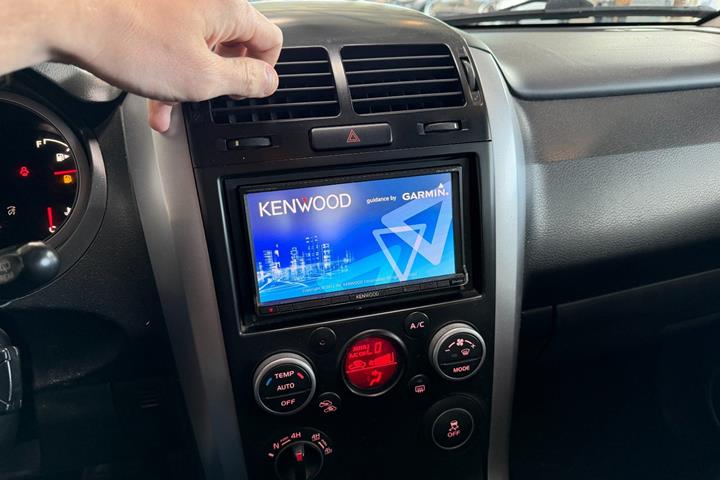 Grå Suzuki Grand Vitara fra 2012