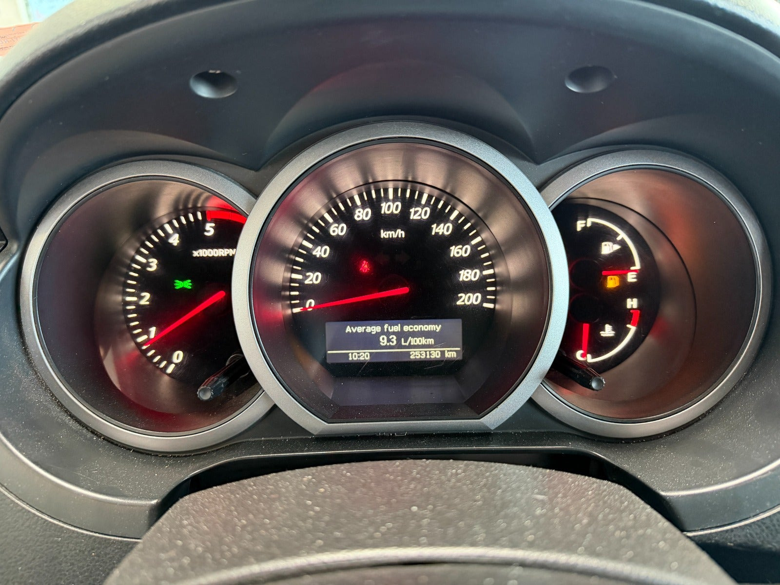 Grå Suzuki Grand Vitara fra 2012