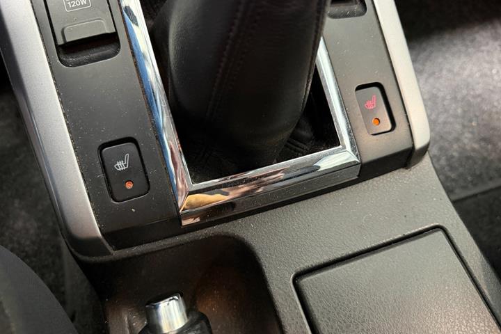 Grå Suzuki Grand Vitara fra 2012