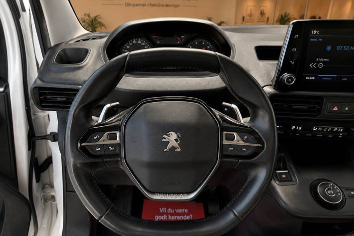 Hvid Peugeot Partner fra 2020