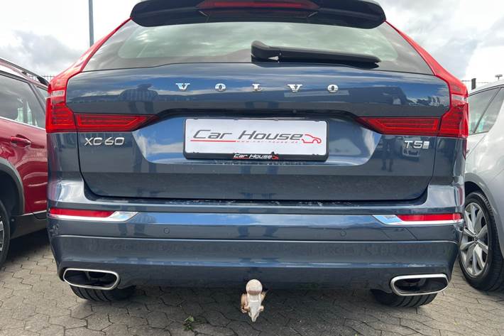 Blå Volvo XC60 fra 2019