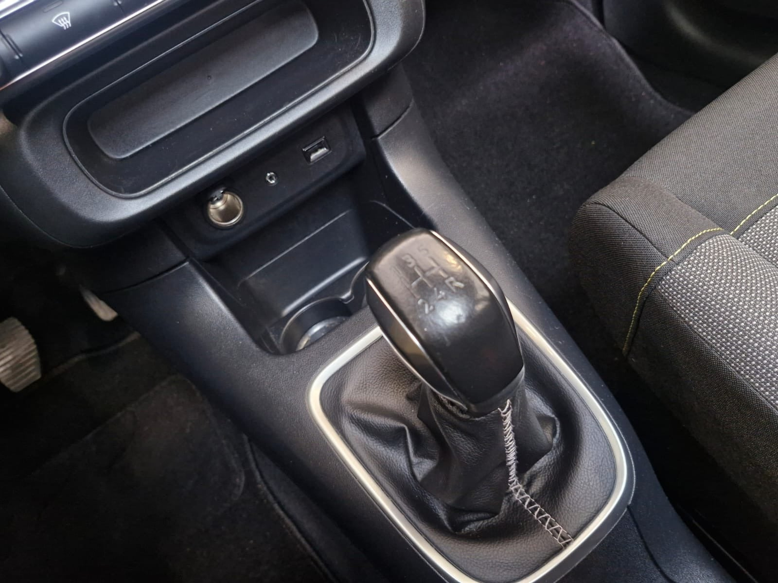 Grå Citroën C3 fra 2018