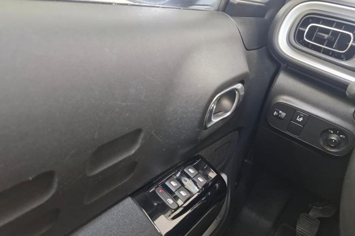 Grå Citroën C3 fra 2018