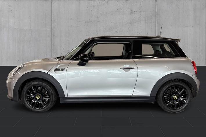 Sølv Mini Cooper SE fra 2023