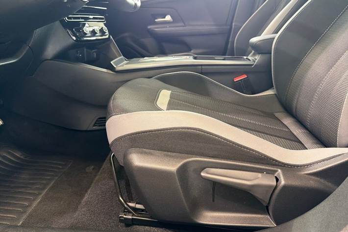 Sort Opel Mokka-e fra 2025