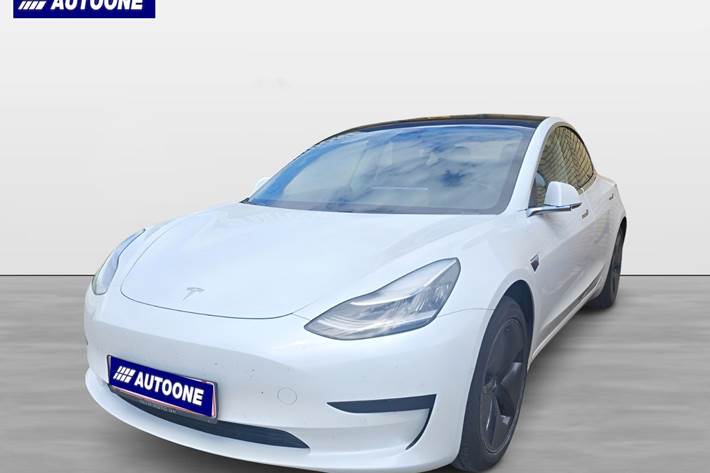 Hvid Tesla Model 3 fra 2020
