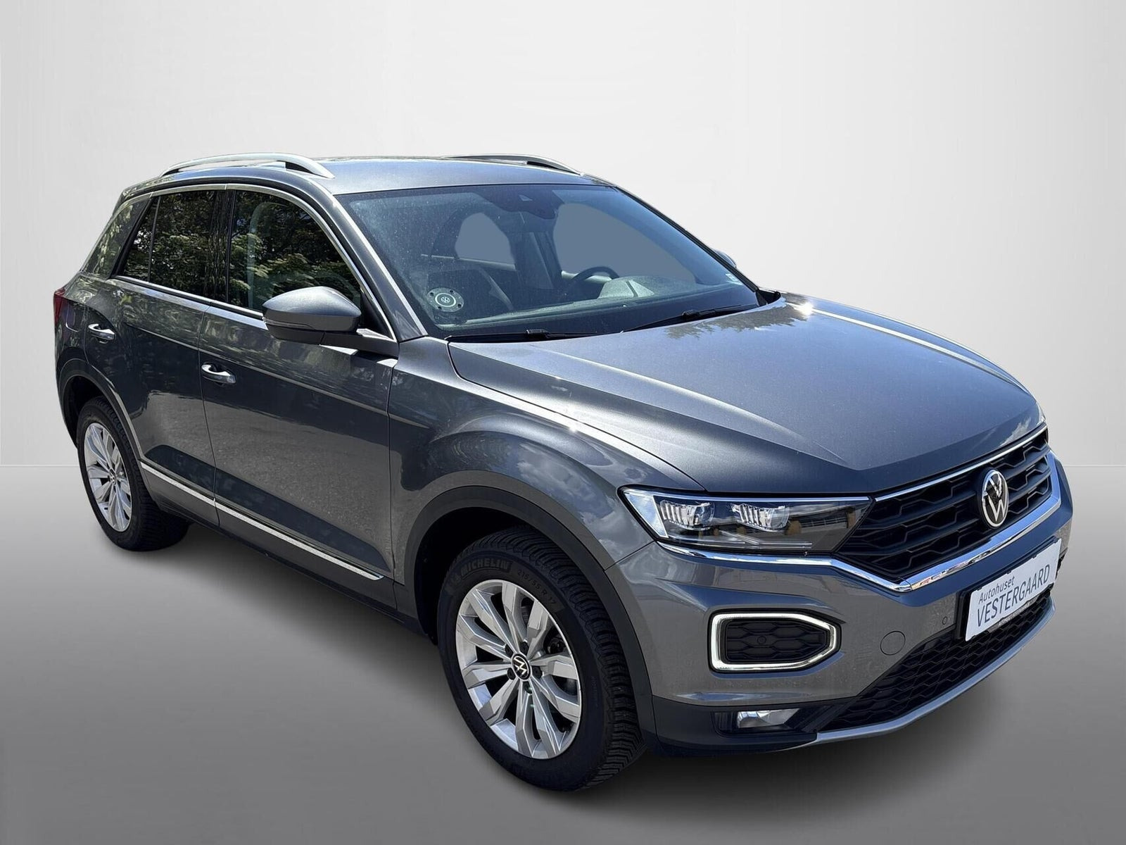 Grå VW T-Roc fra 2022