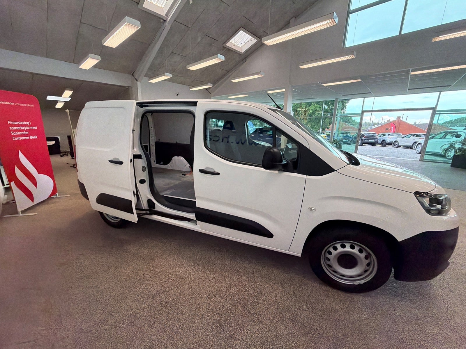 Hvid Citroën Berlingo fra 2021