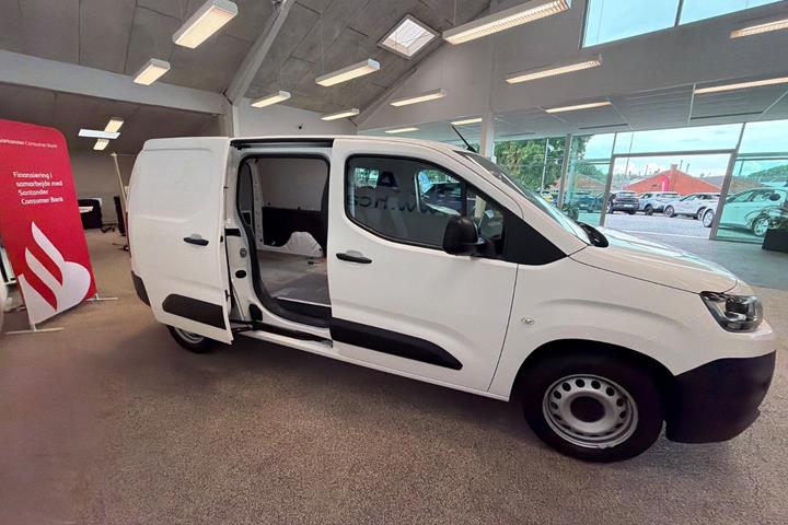 Hvid Citroën Berlingo fra 2021